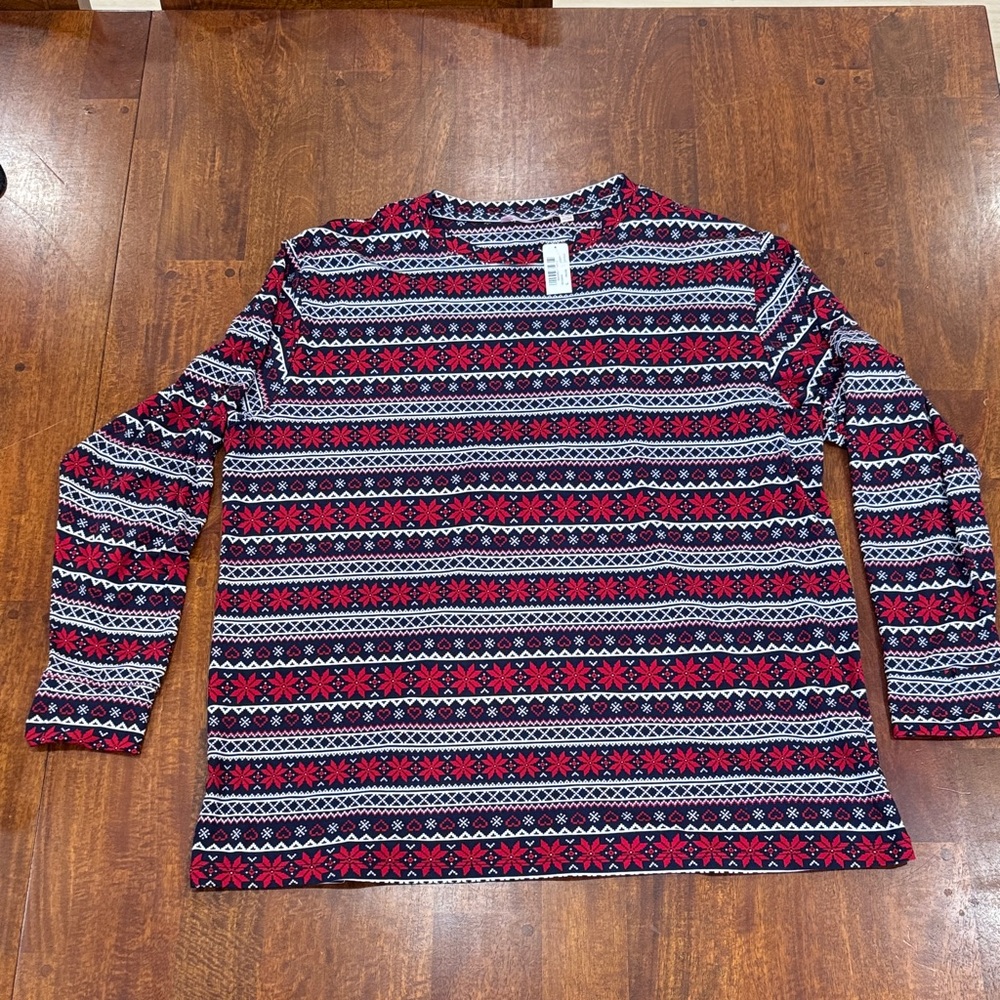 NWT la Vie en Rose Red and Navy Blue Patterned Long Sleeve - Super Soft